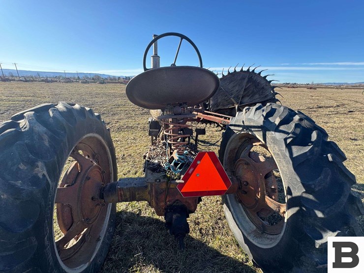 international-harvester-h-tractor-image-19
