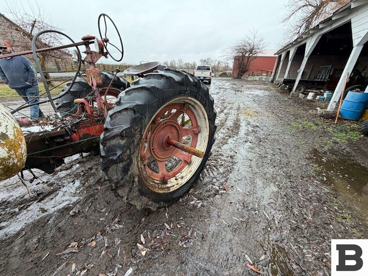 international-harvester-h-tractor-image-15
