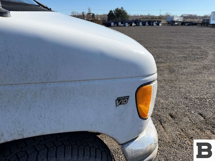 2001-ford-econoline-350-image-21