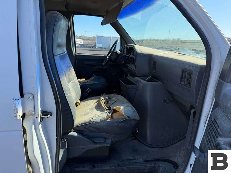 1996-ford-econoline-350-image-23