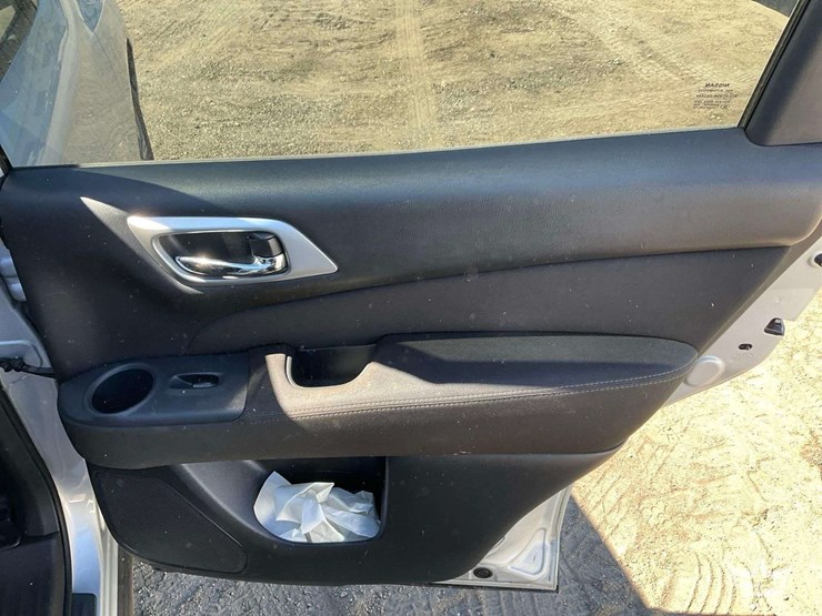 2017-nissan-pathfinder-image-31