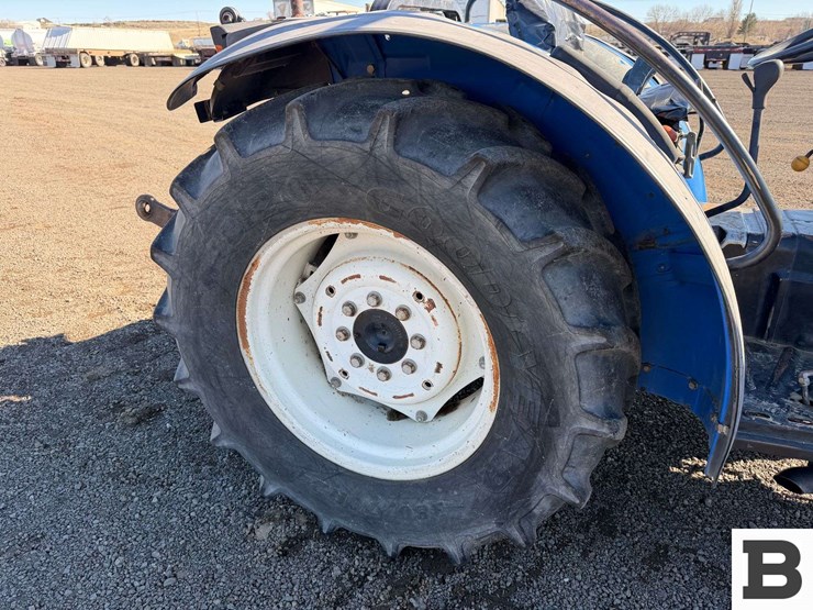 new-holland-t4030f-image-32