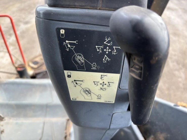 caterpillar-420f2-image-51