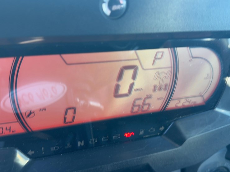 2023-can-am-hd-10-defender-limited-utv-image-10