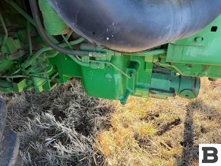 1992-john-deere-4560-image-31
