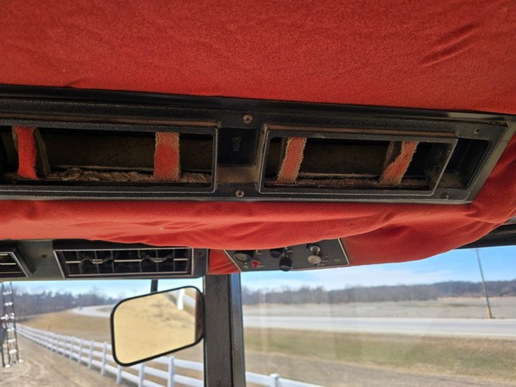 white-2-155-image-34