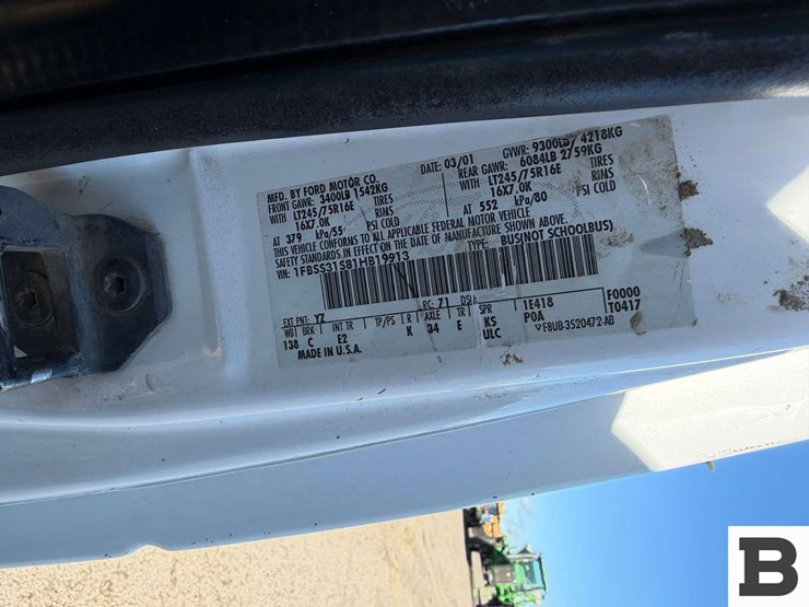 2001-ford-econoline-350-image-33