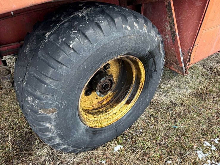 new-holland-1075-image-24