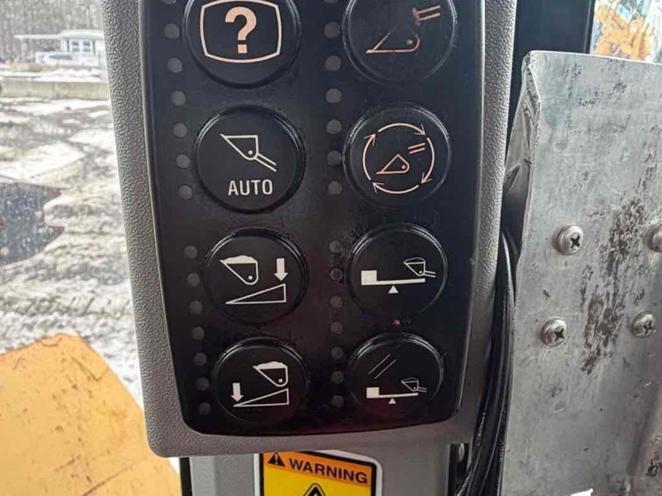 2014-caterpillar-962k-image-21