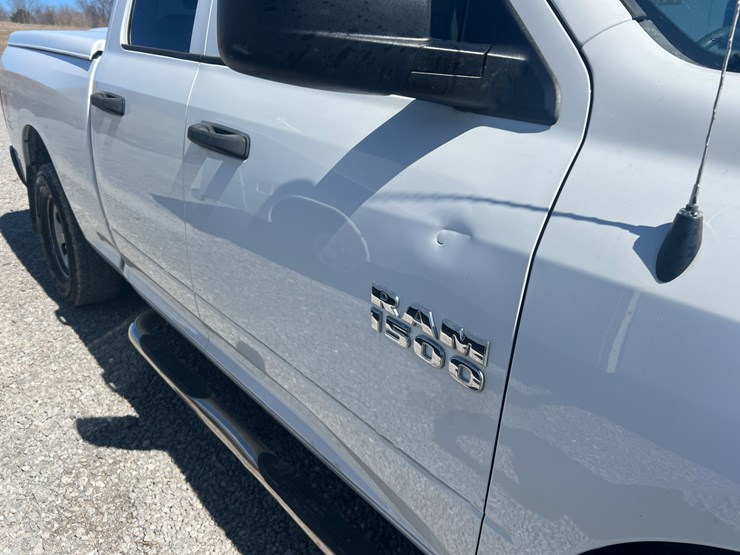 2015-dodge-1500-image-15