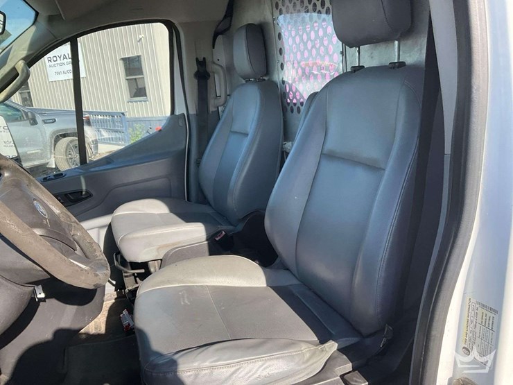 2016-ford-transit-image-19