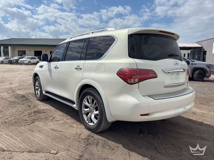 2012-infiniti-qx56-image-4