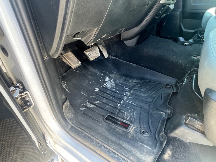 2015-dodge-1500-image-32