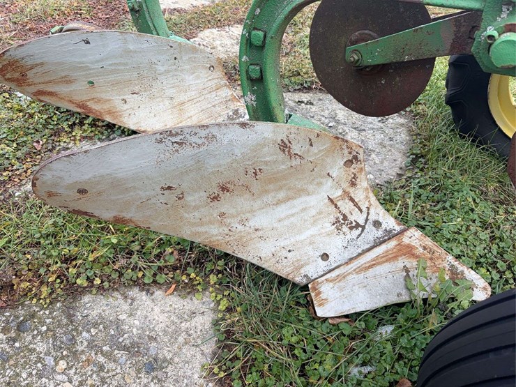 john-deere-12-image-9