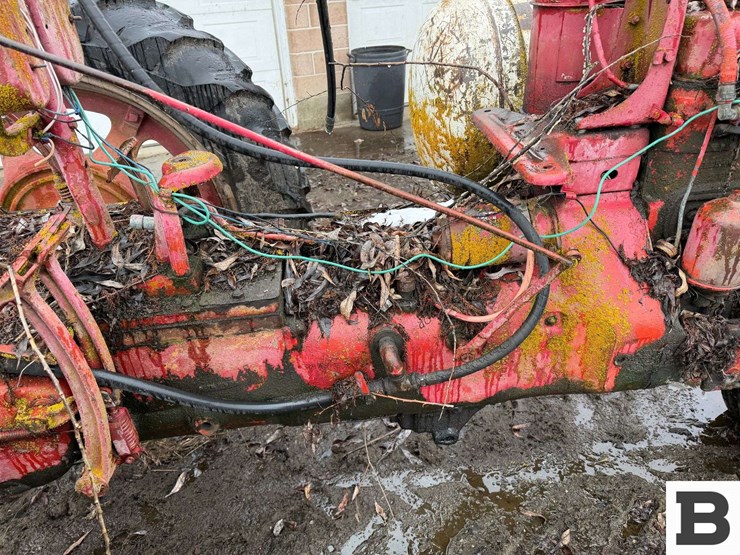 international-harvester-h-tractor-image-11