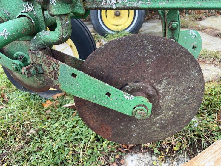john-deere-12-image-16