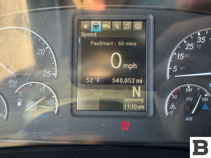 2019-freightliner-cascadia-126-image-63