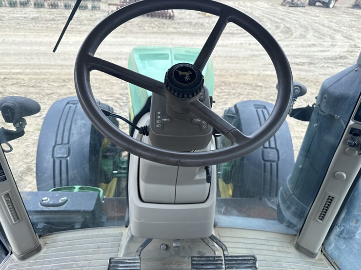 john-deere-8245r-image-15