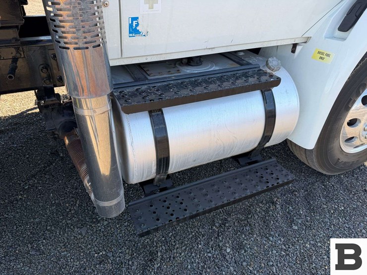 2010-international-durastar-4400-image-43