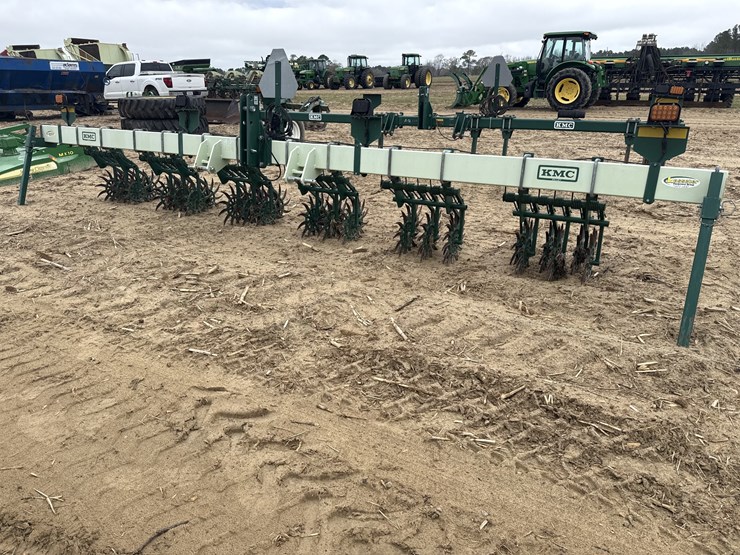 2023-kmc-3pt-6-row-rolling-cultivator-image-2