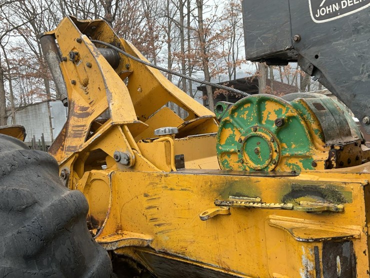 2006-deere-640g-iii-image-45