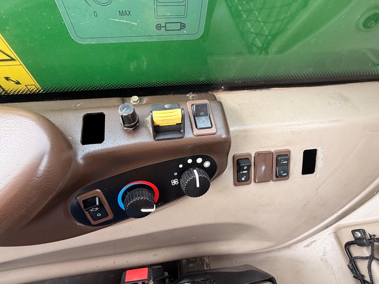 2006-john-deere-3420-image-38