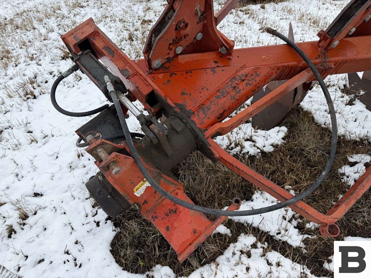 international-4-bottom-plow-image-8