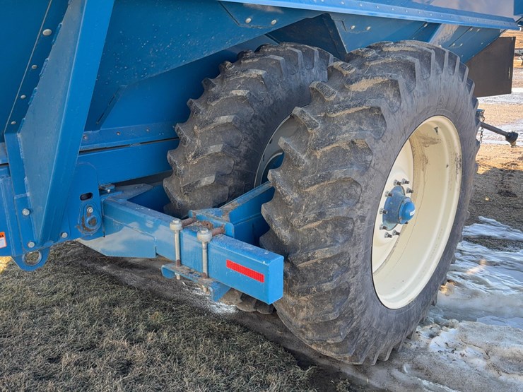 2008-kinze-1050-image-14