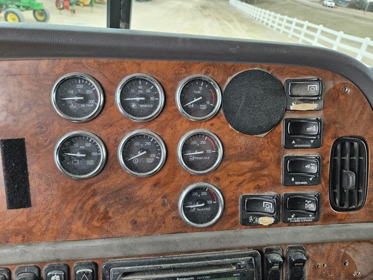 2006-peterbilt-379-image-58