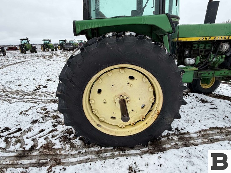 john-deere-4230-image-23
