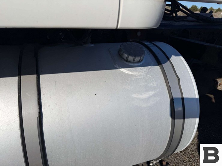 2019-kenworth-t680-image-17