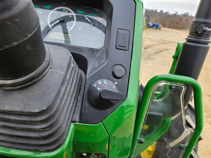 2024-john-deere-5067e-image-35
