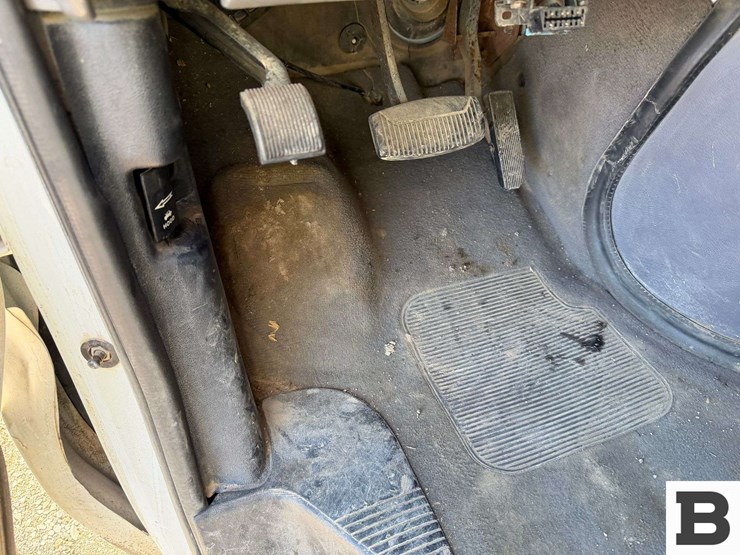 2001-ford-econoline-350-image-30