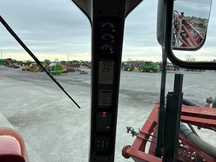 2015-case-ih-patriot-3340-image-84