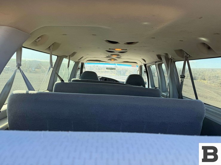 2006-ford-econoline-350-image-19