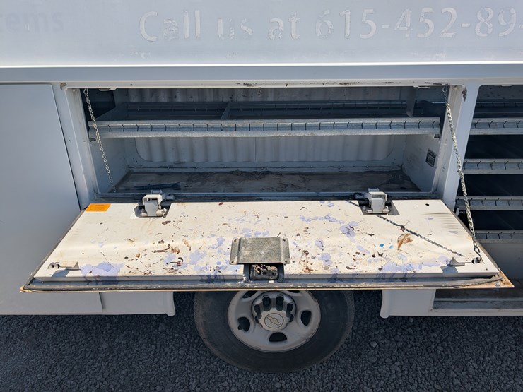 2010-chevrolet-express-3500-image-13