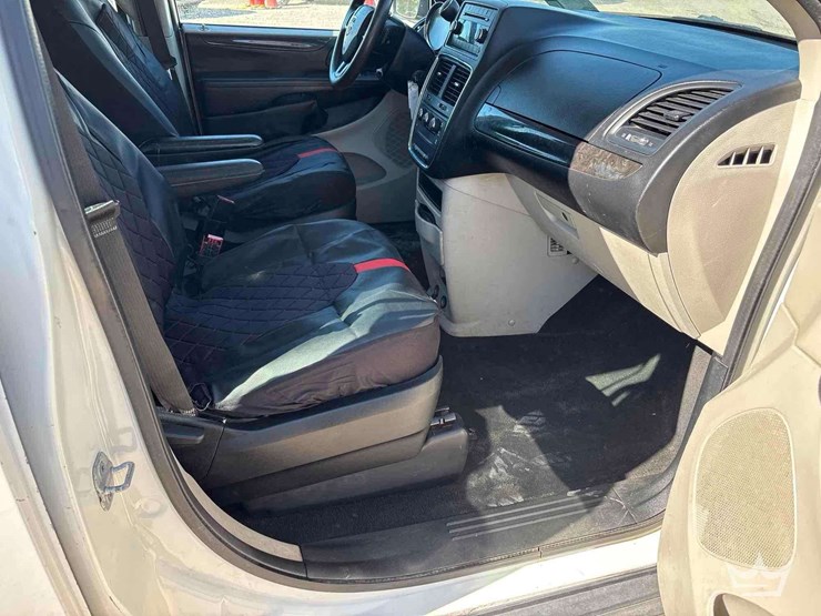 2012-dodge-grand-caravan-image-20