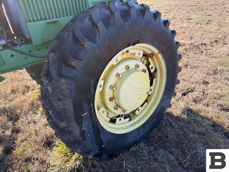 1992-john-deere-4560-image-33