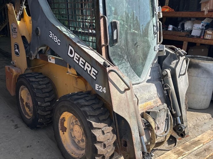 2017-john-deere-318-image-3