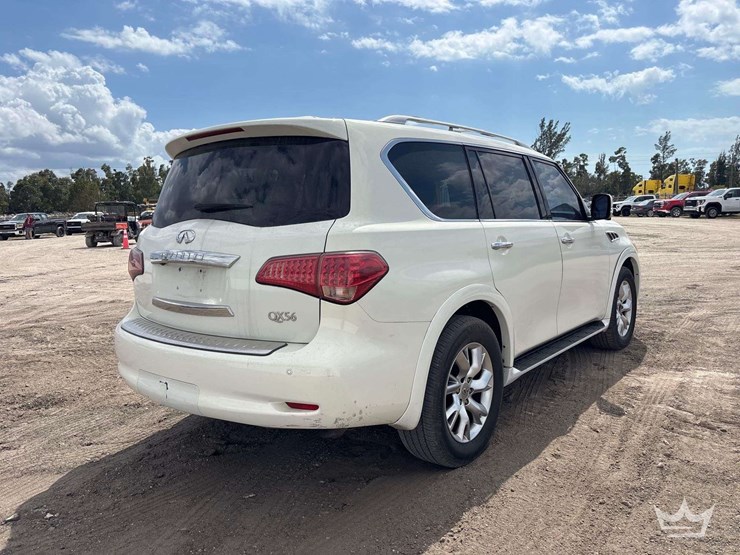 2012-infiniti-qx56-image-3