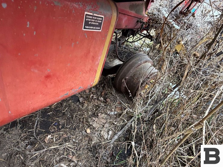 new-holland-1075-image-10