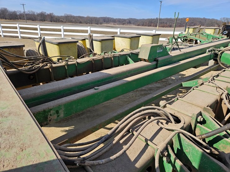 john-deere-7000-image-18