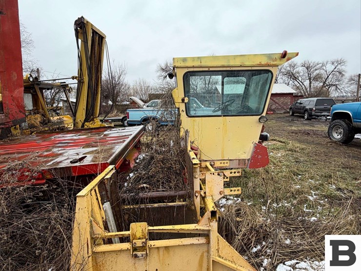 new-holland-1075-image-8