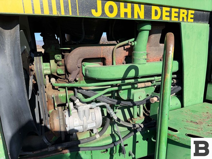 1992-john-deere-4560-image-17