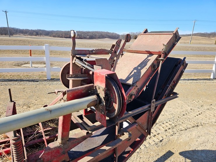 new-holland-67-image-22