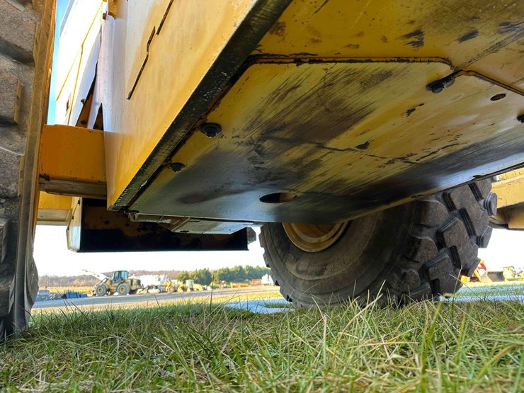 1999-deere-744h-image-11