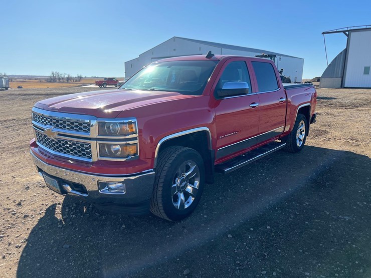 2015-chevrolet-silverado-1500-image-1