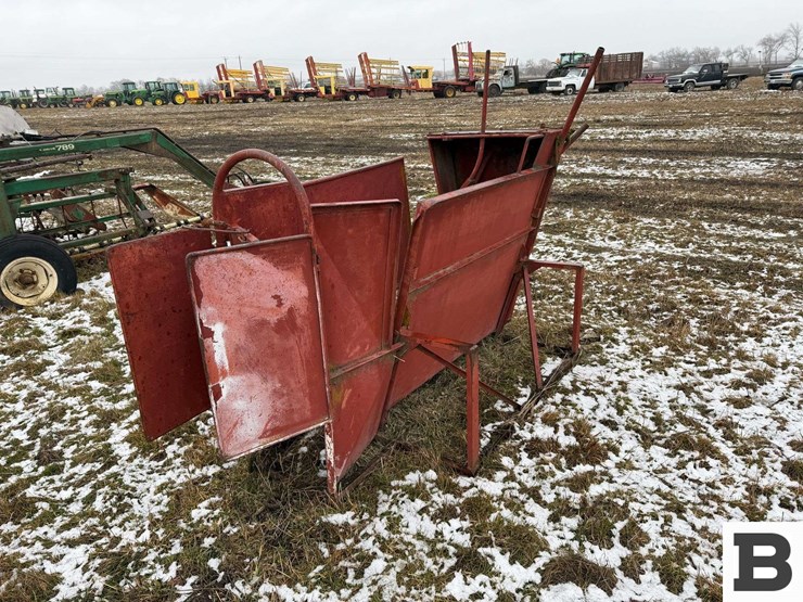 teco-products-58-calf-chute-image-4