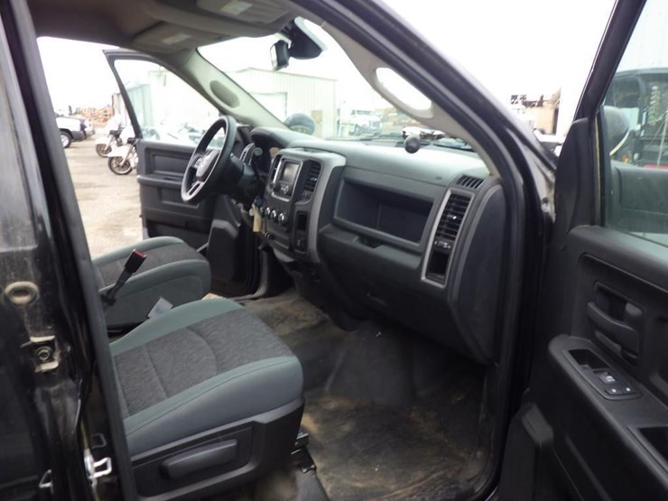 2016-dodge-1500-image-6