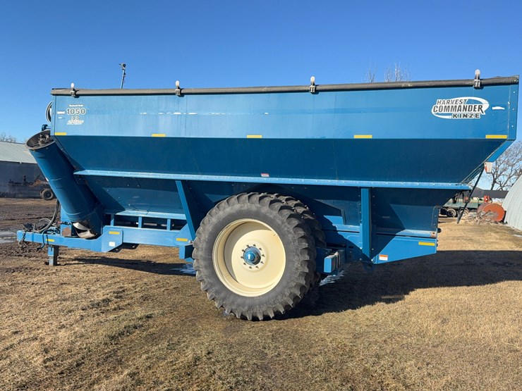 2008-kinze-1050-image-15